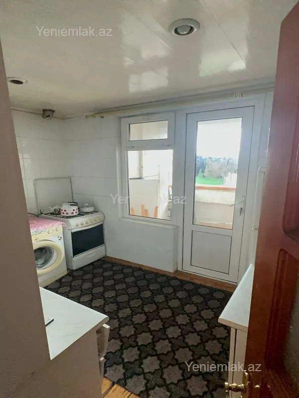 Satılır 2 otaqlı köhnə tikili 60 m²