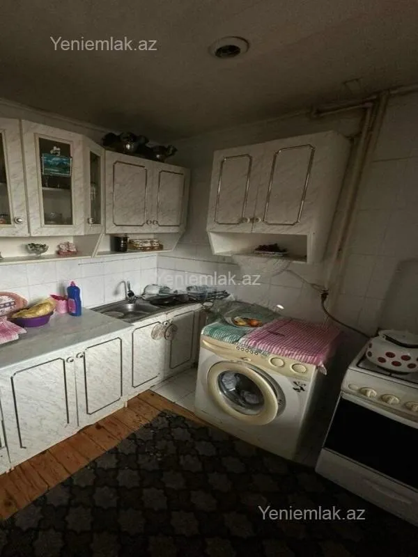 Satılır 2 otaqlı köhnə tikili 60 m²