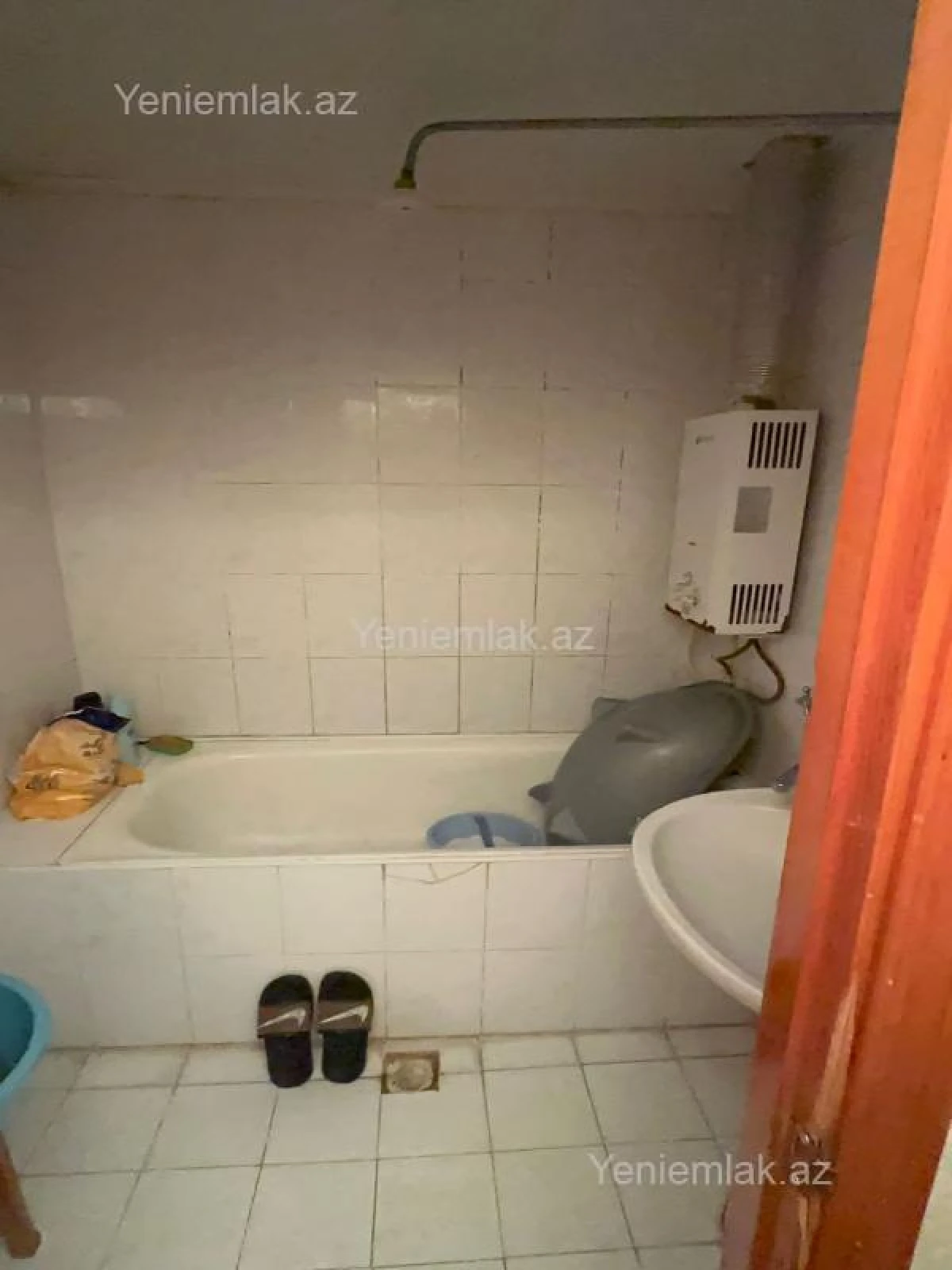 Satılır 2 otaqlı köhnə tikili 60 m²