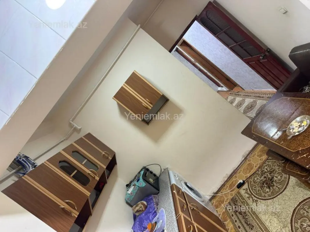 Satılır 2 otaqlı köhnə tikili 65 m²