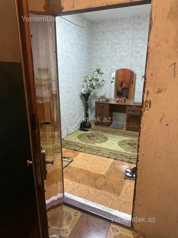 Satılır 2 otaqlı köhnə tikili 65 m²