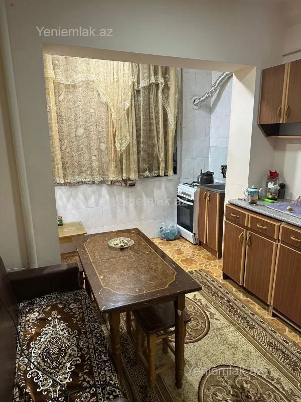 Satılır 2 otaqlı köhnə tikili 65 m²