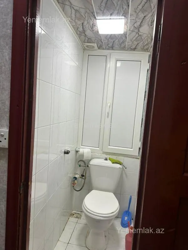 Satılır 2 otaqlı köhnə tikili 65 m²