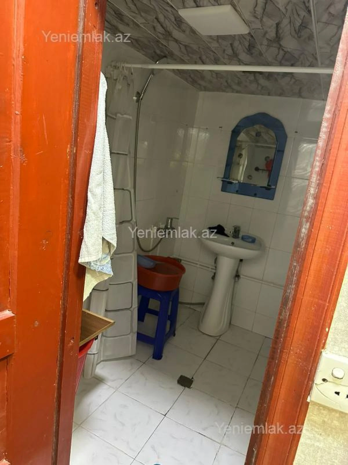 Satılır 2 otaqlı köhnə tikili 65 m²