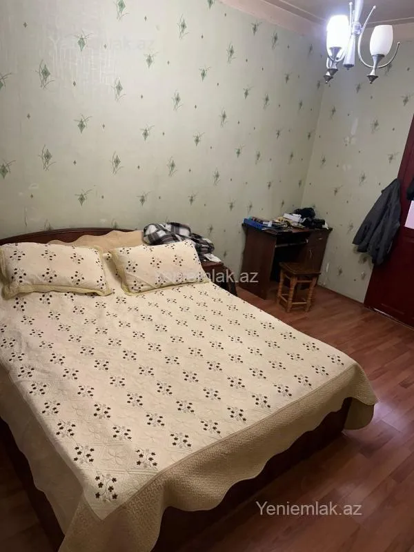 Satılır 2 otaqlı köhnə tikili 65 m²