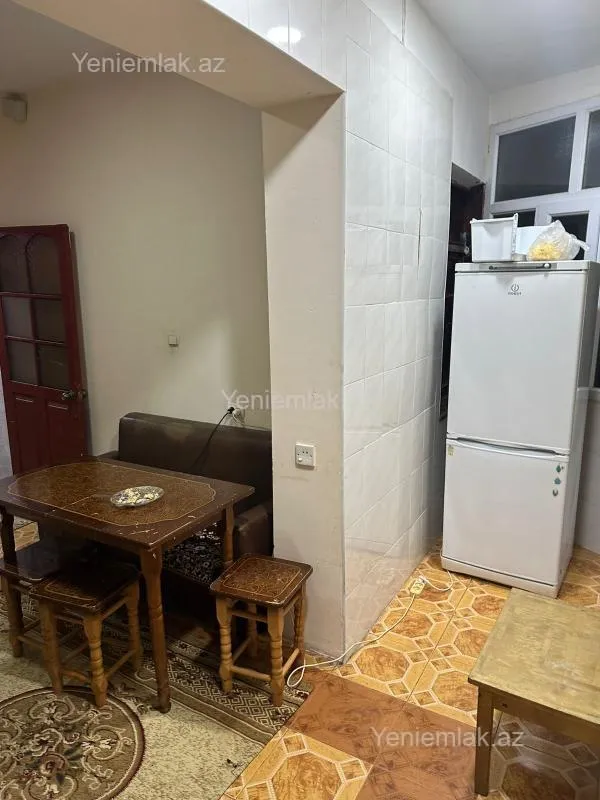 Satılır 2 otaqlı köhnə tikili 65 m²