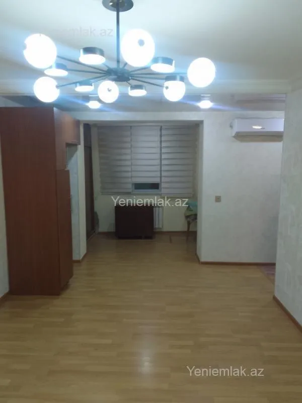 Satılır 3 otaqlı köhnə tikili 70 m²
