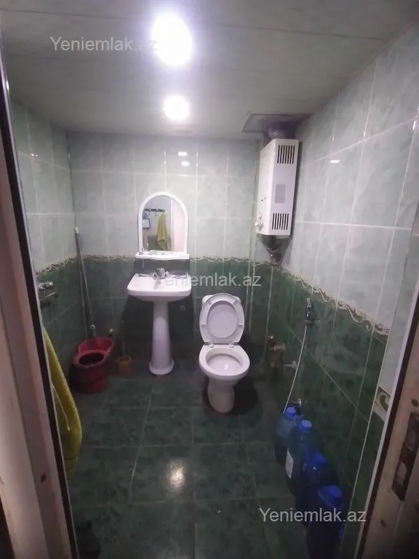 Satılır 2 otaqlı köhnə tikili 55 m²
