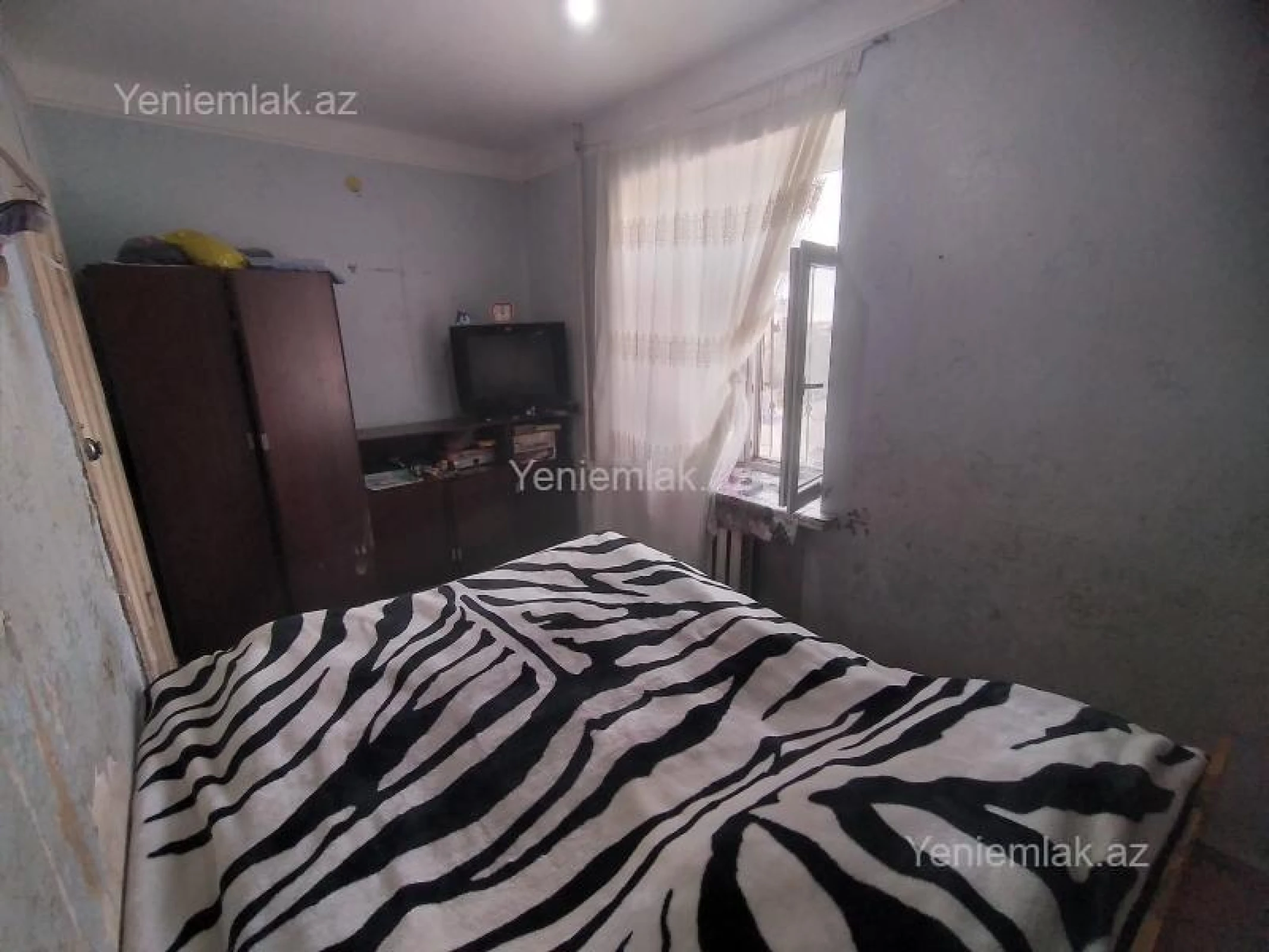 Satılır 2 otaqlı köhnə tikili 55 m²