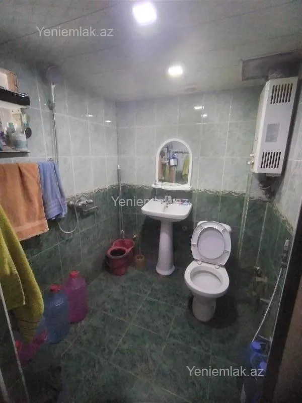 Satılır 2 otaqlı köhnə tikili 55 m²