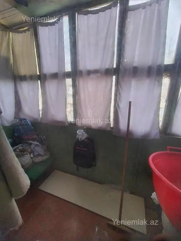 Satılır 2 otaqlı köhnə tikili 55 m²