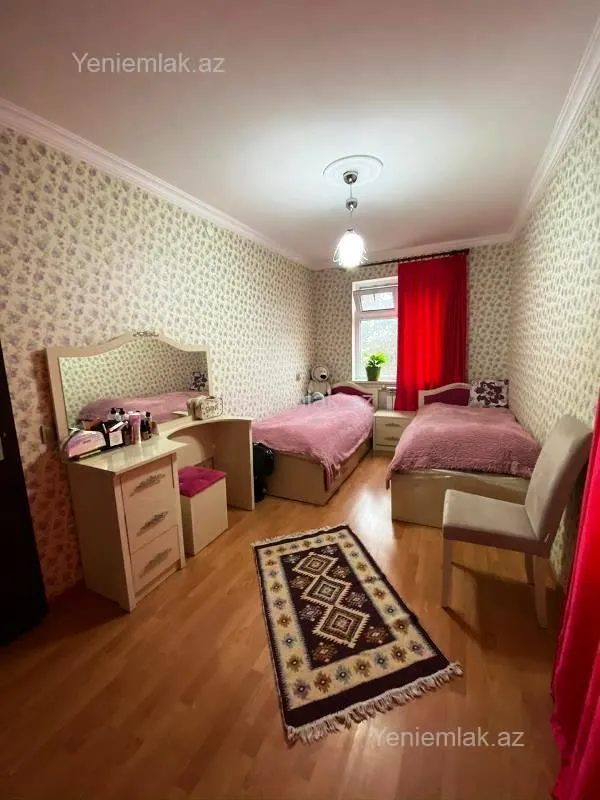 Satılır 3 otaqlı köhnə tikili 55 m²