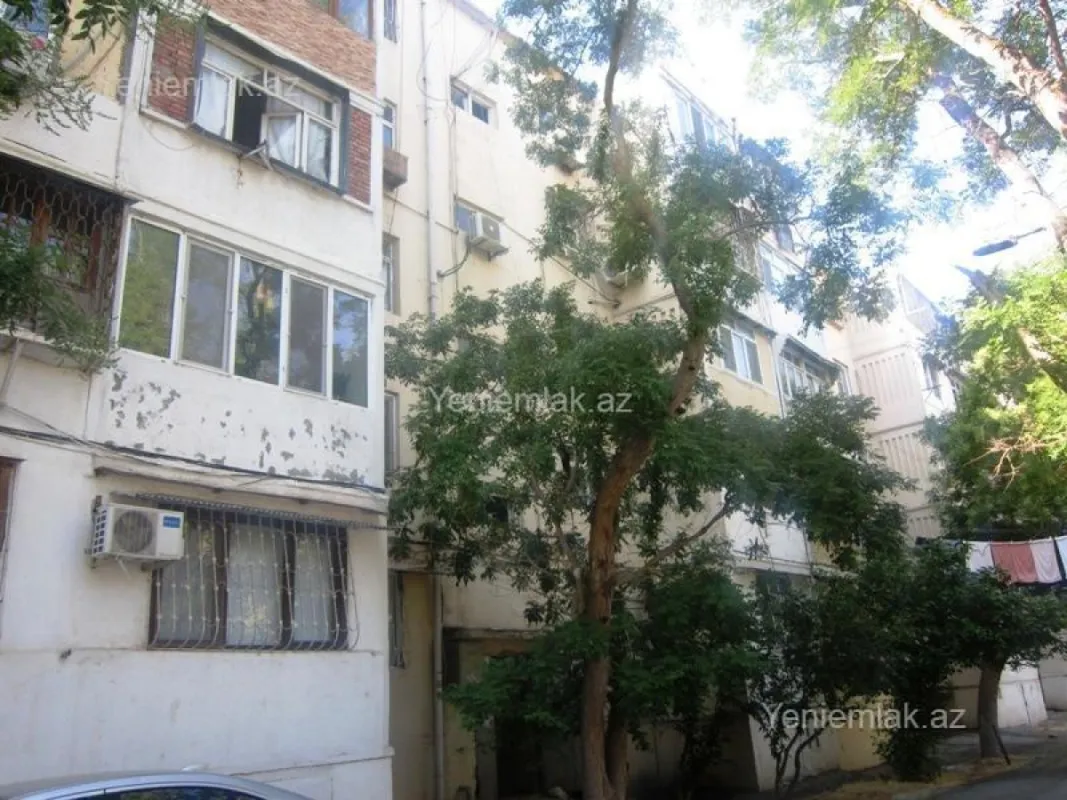 Satılır 3 otaqlı köhnə tikili 55 m²