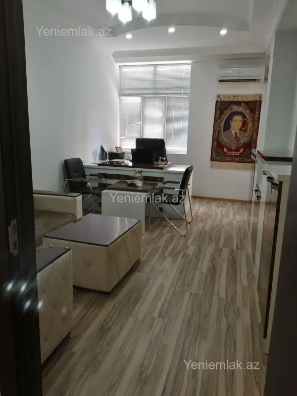 Satılır 6 otaqlı ofis 140 m²