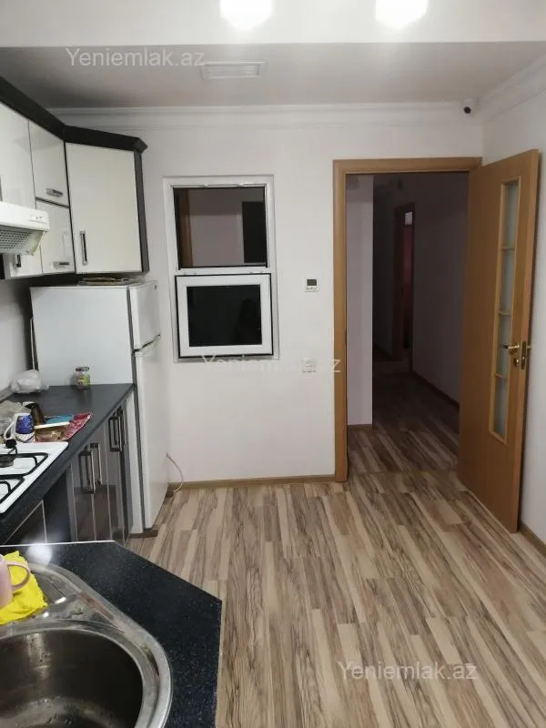 Satılır 6 otaqlı ofis 140 m²