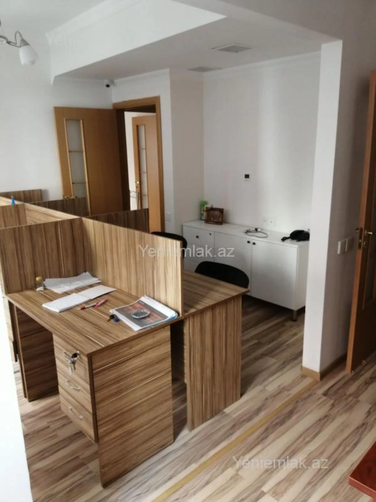 Satılır 6 otaqlı ofis 140 m²