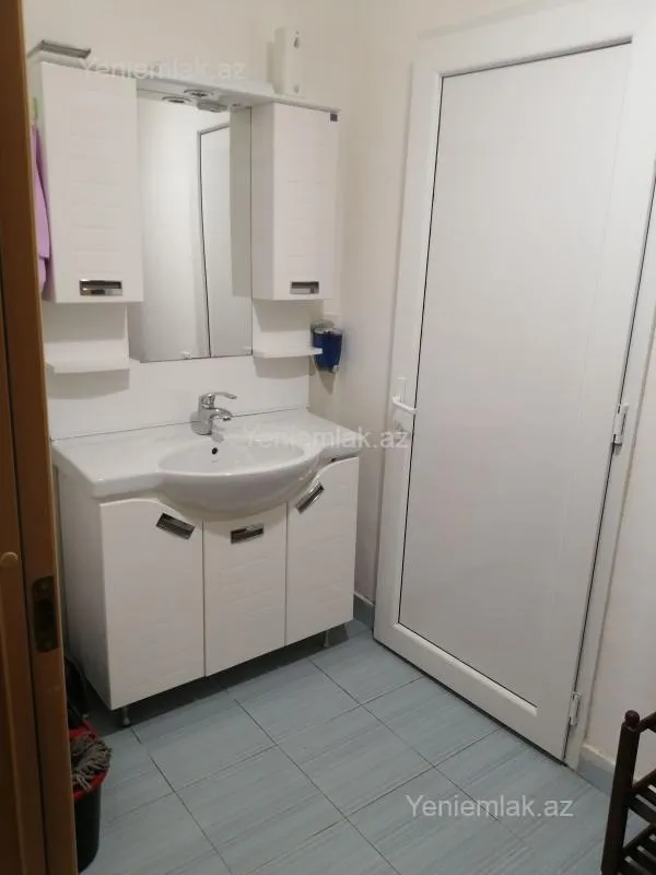 Satılır 6 otaqlı ofis 140 m²