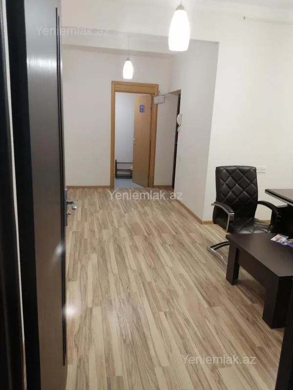 Satılır 6 otaqlı ofis 140 m²
