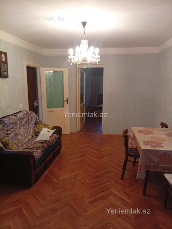 Satılır 2 otaqlı köhnə tikili 50 m²