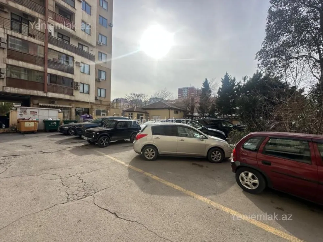 Satılır 3 otaqlı yeni tikili 80 m²