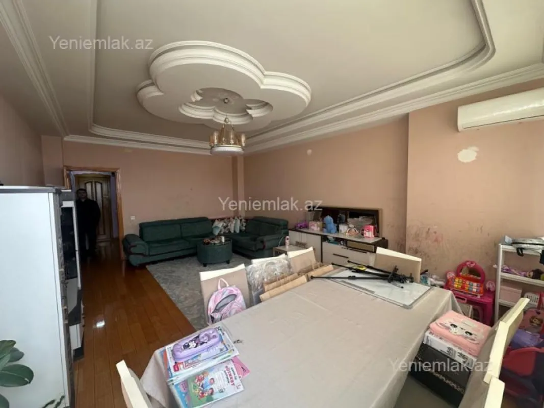 Satılır 3 otaqlı yeni tikili 80 m²