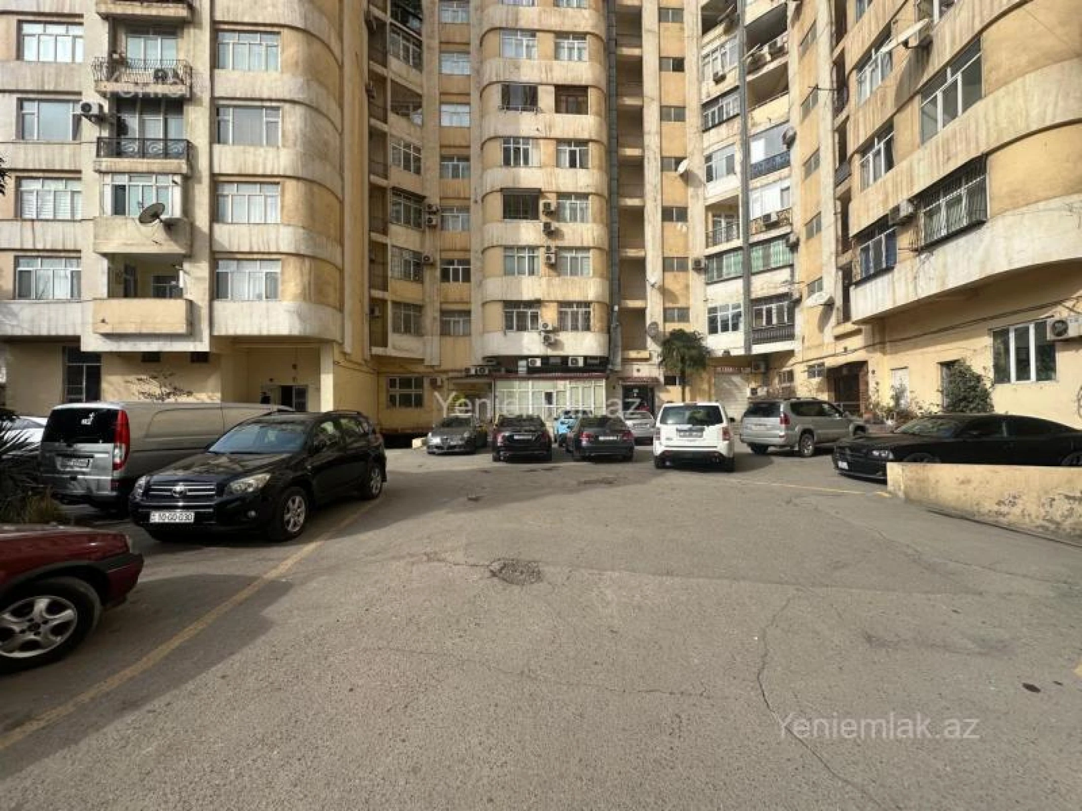 Satılır 3 otaqlı yeni tikili 80 m²