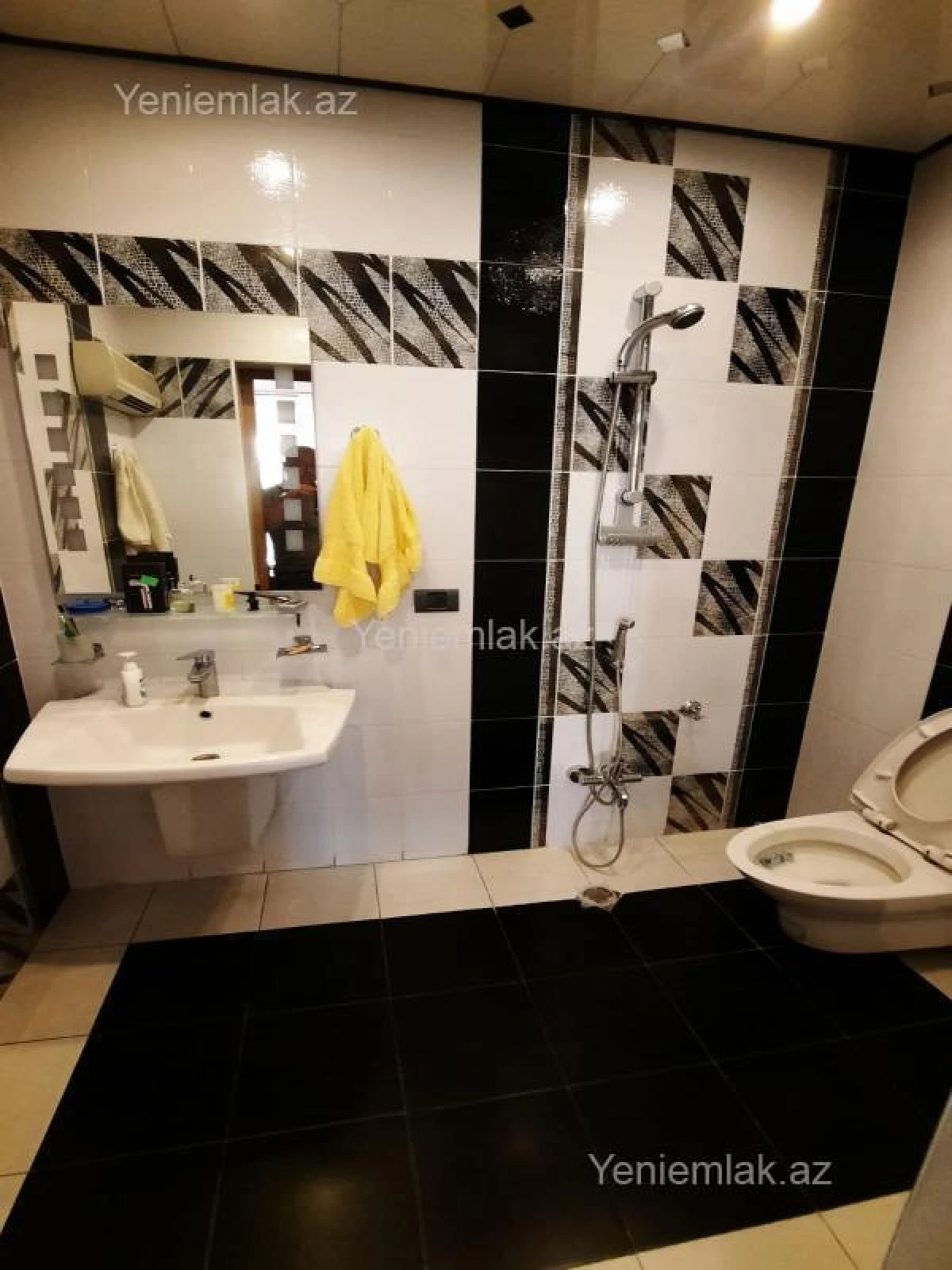 Satılır 5 otaqlı ofis 220 m²