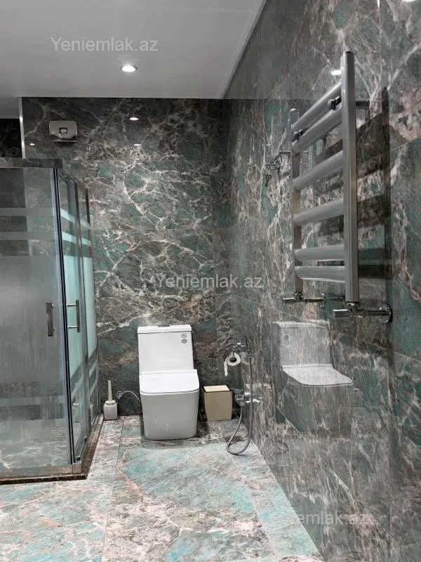 Satılır 4 otaqlı yeni tikili 247 m²