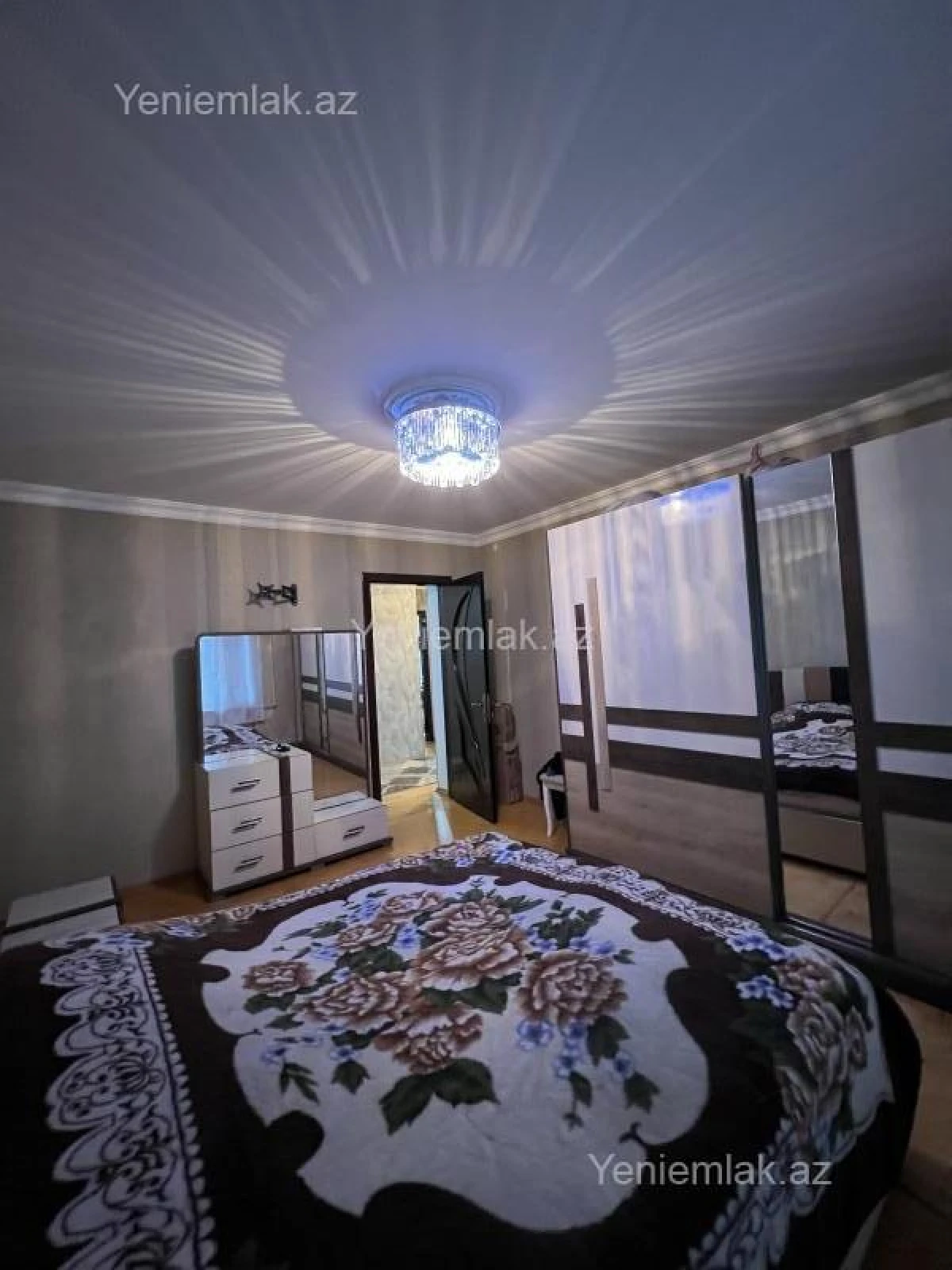 Satılır 3 otaqlı köhnə tikili 87 m²