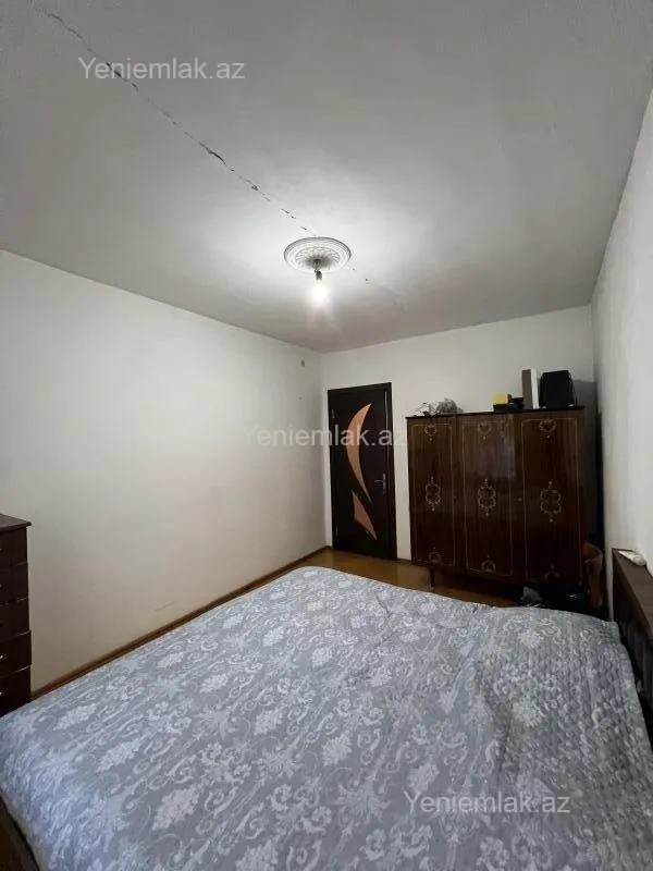 Satılır 3 otaqlı köhnə tikili 87 m²