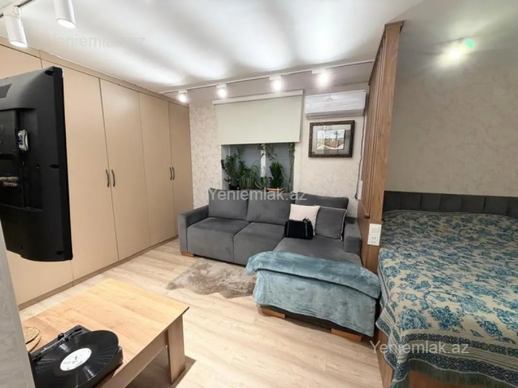 Satılır 1 otaqlı köhnə tikili 40 m²