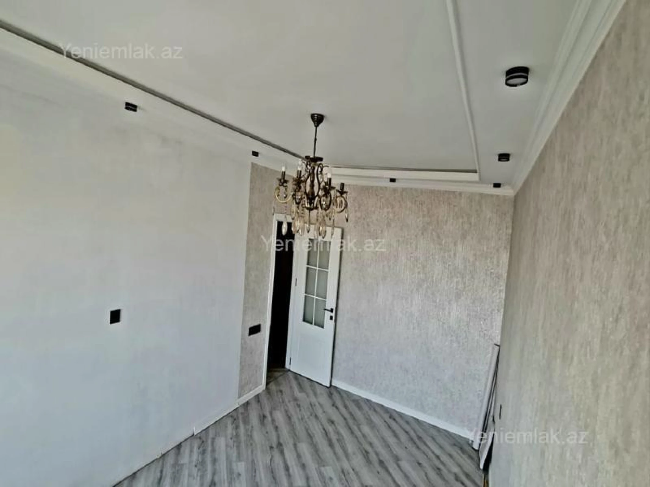Satılır 2 otaqlı köhnə tikili 65 m²