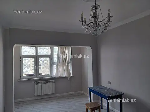 Satılır 2 otaqlı köhnə tikili 65 m²