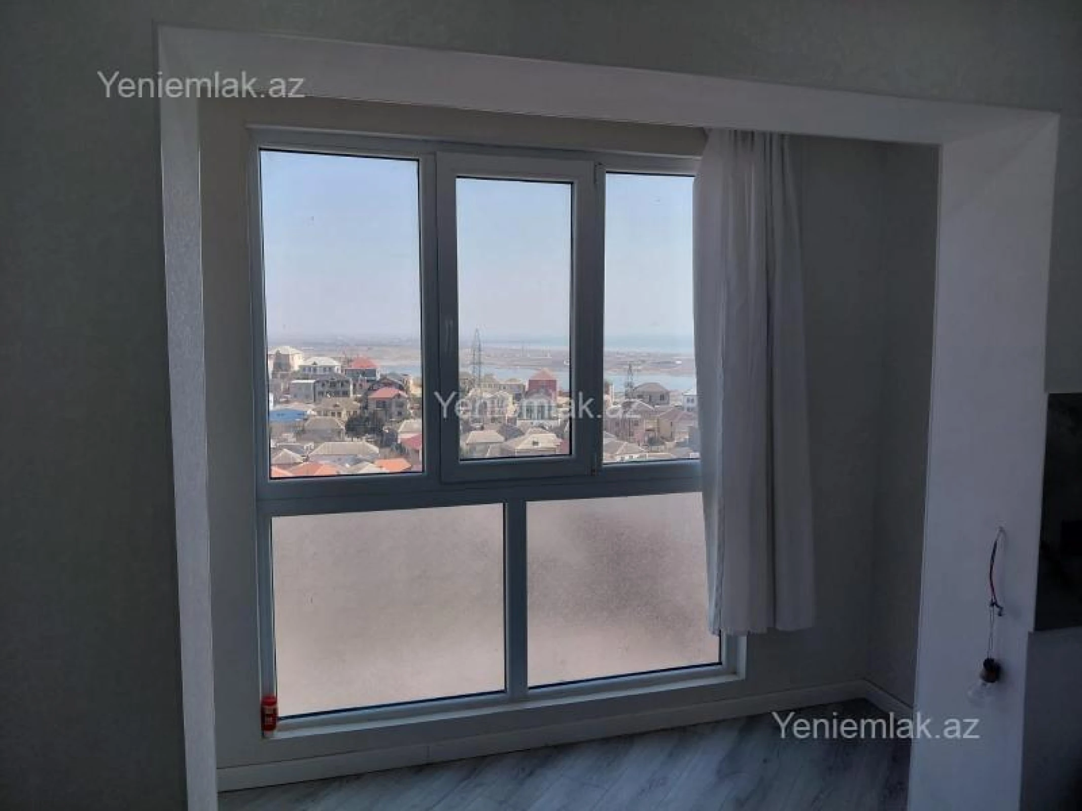 Satılır 2 otaqlı köhnə tikili 65 m²