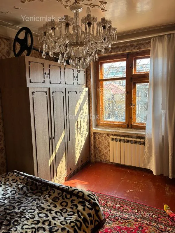 Satılır 3 otaqlı köhnə tikili 70 m²