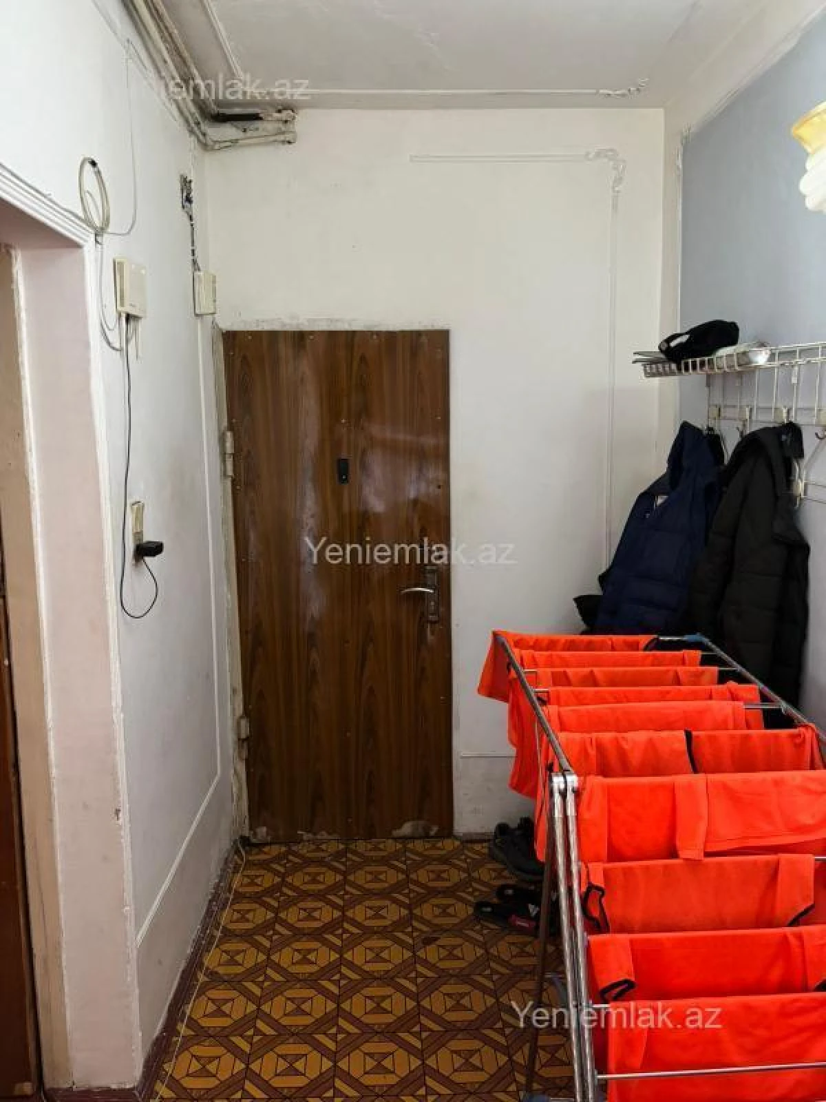 Satılır 3 otaqlı köhnə tikili 70 m²