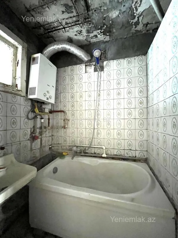 Satılır 3 otaqlı köhnə tikili 70 m²