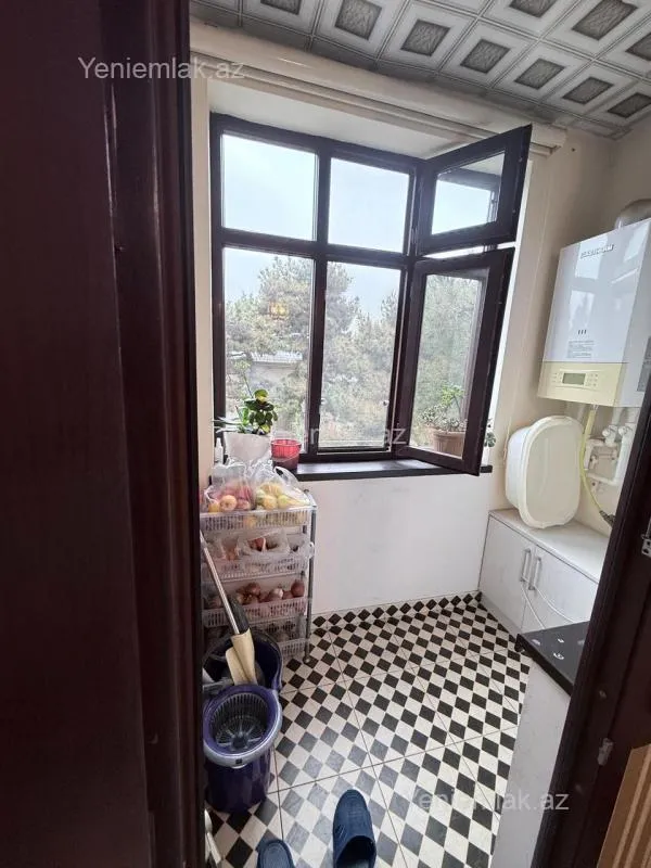 Satılır 2 otaqlı köhnə tikili 65 m²