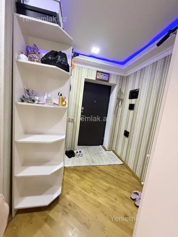 Satılır 2 otaqlı köhnə tikili 65 m²