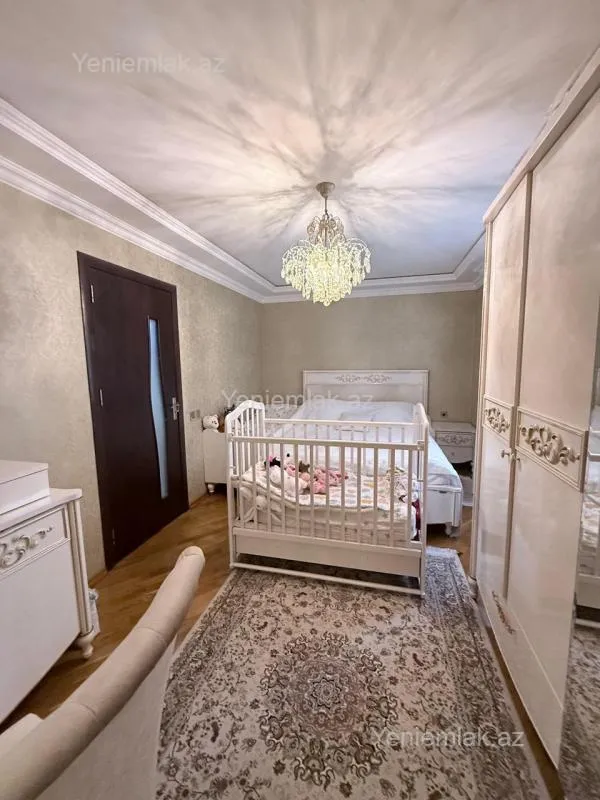 Satılır 2 otaqlı köhnə tikili 65 m²