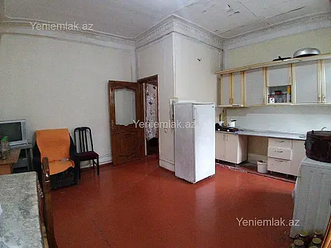 Satılır 3 otaqlı köhnə tikili 67 m²