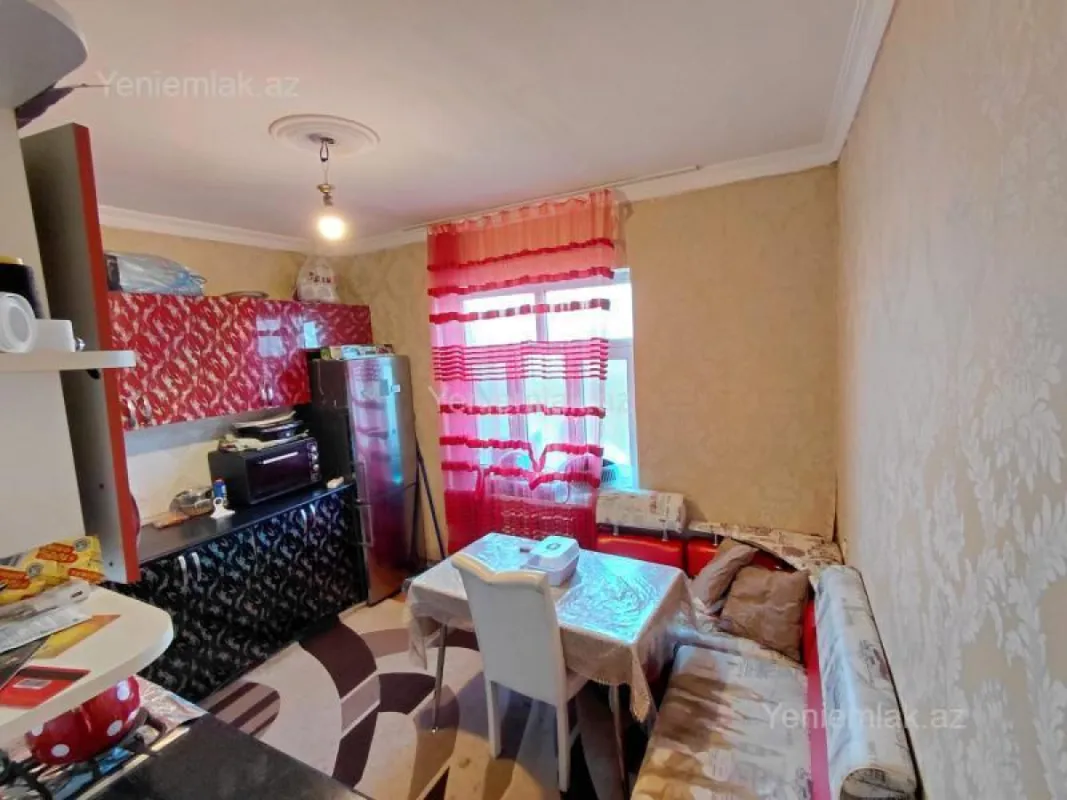 Satılır 2 otaqlı köhnə tikili 58 m²