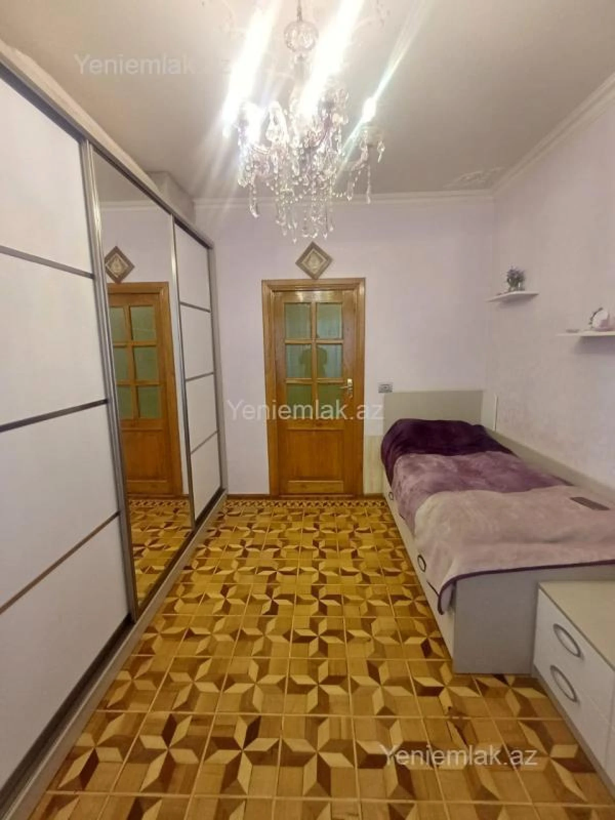 Satılır 4 otaqlı köhnə tikili 130 m²