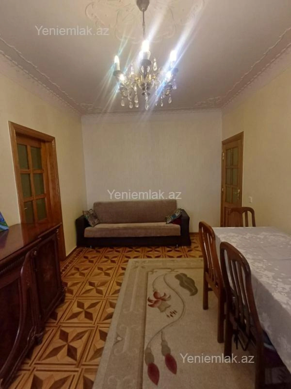 Satılır 4 otaqlı köhnə tikili 130 m²