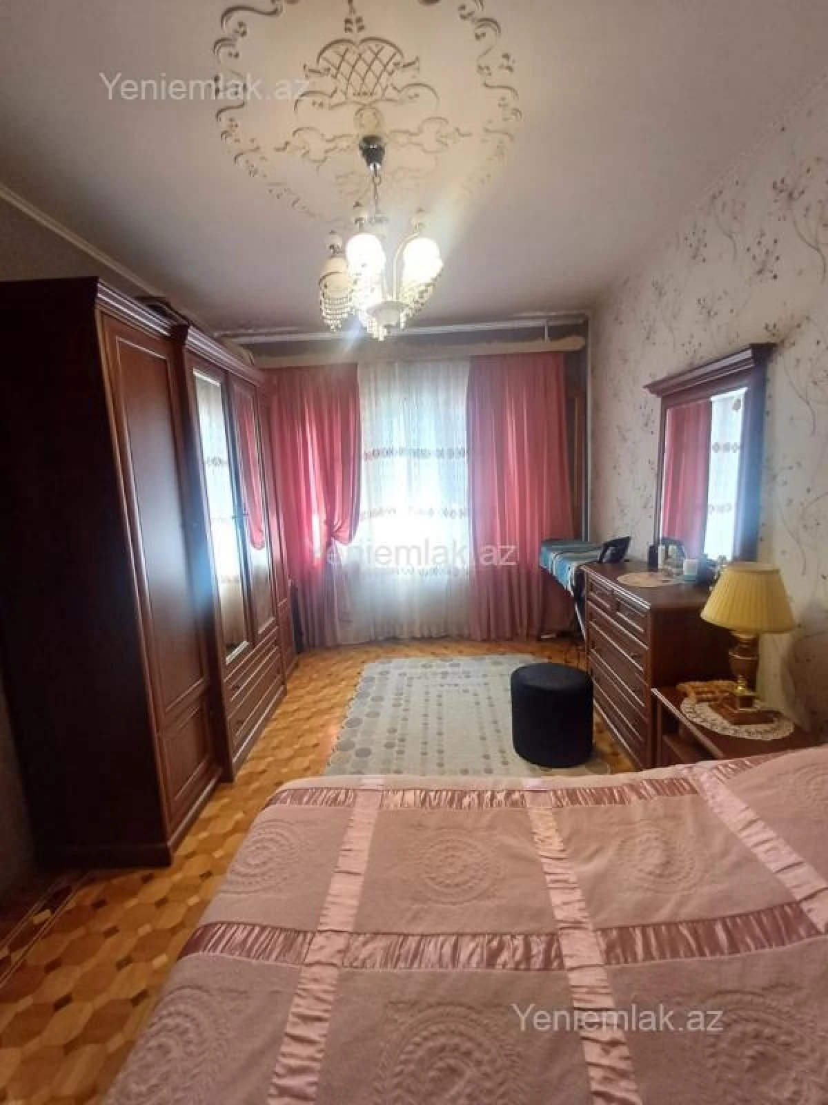 Satılır 4 otaqlı köhnə tikili 130 m²