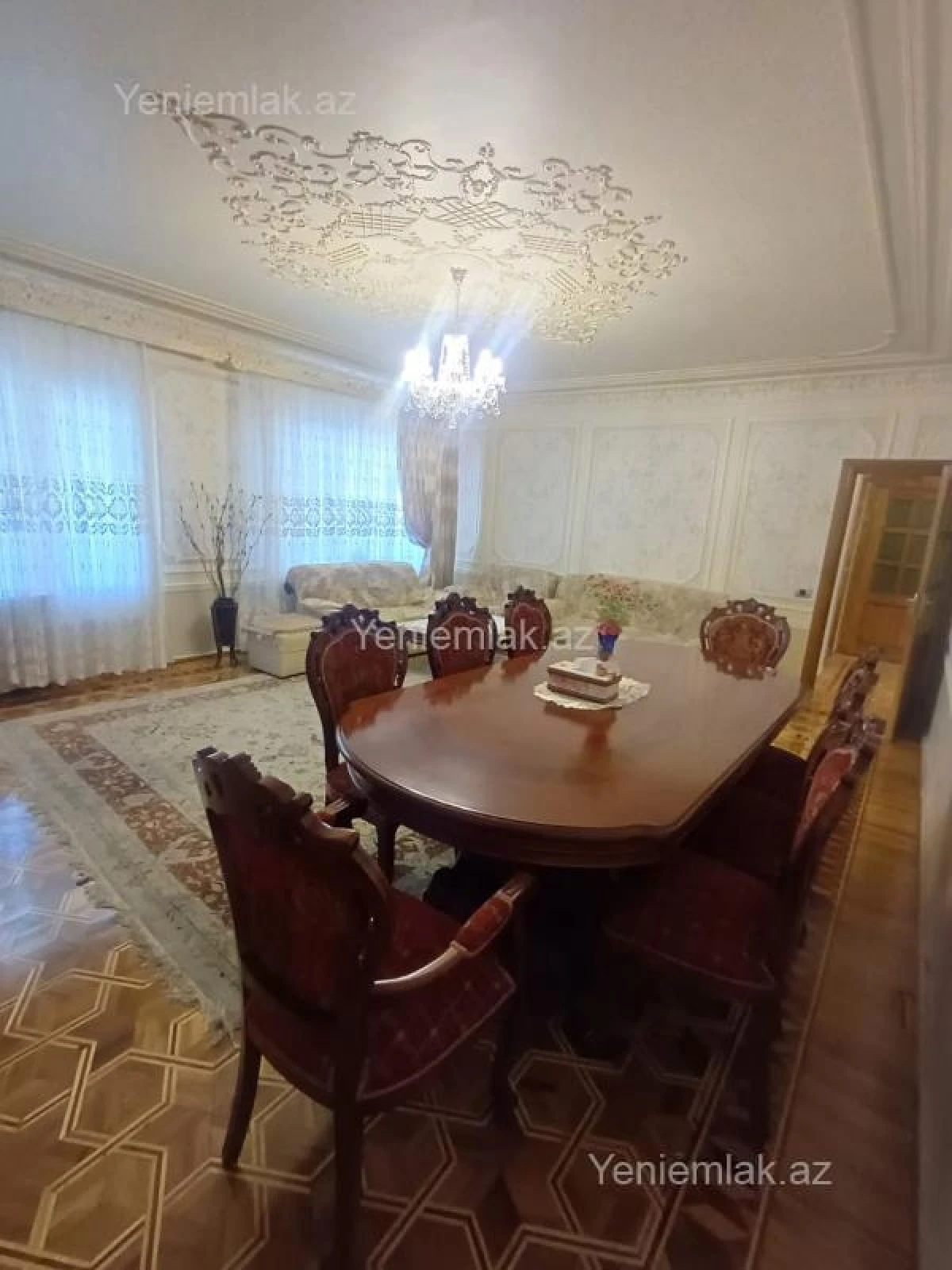 Satılır 4 otaqlı köhnə tikili 130 m²