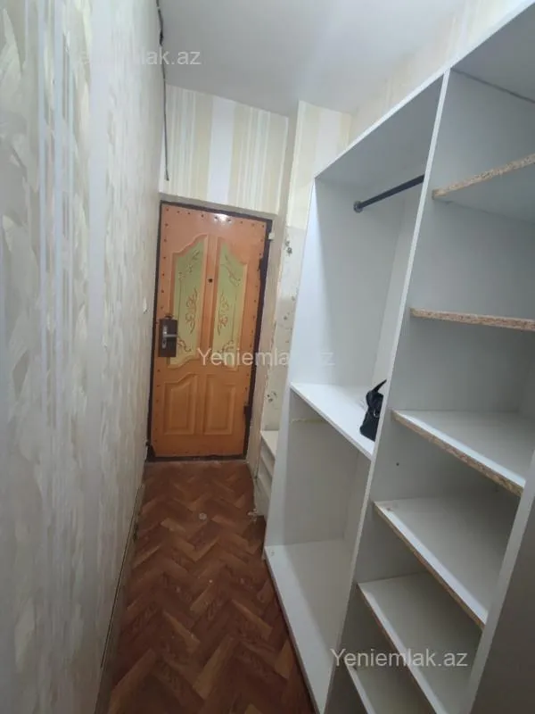Satılır 1 otaqlı köhnə tikili 32 m²