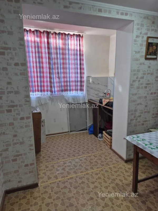 Satılır 1 otaqlı köhnə tikili 35 m²