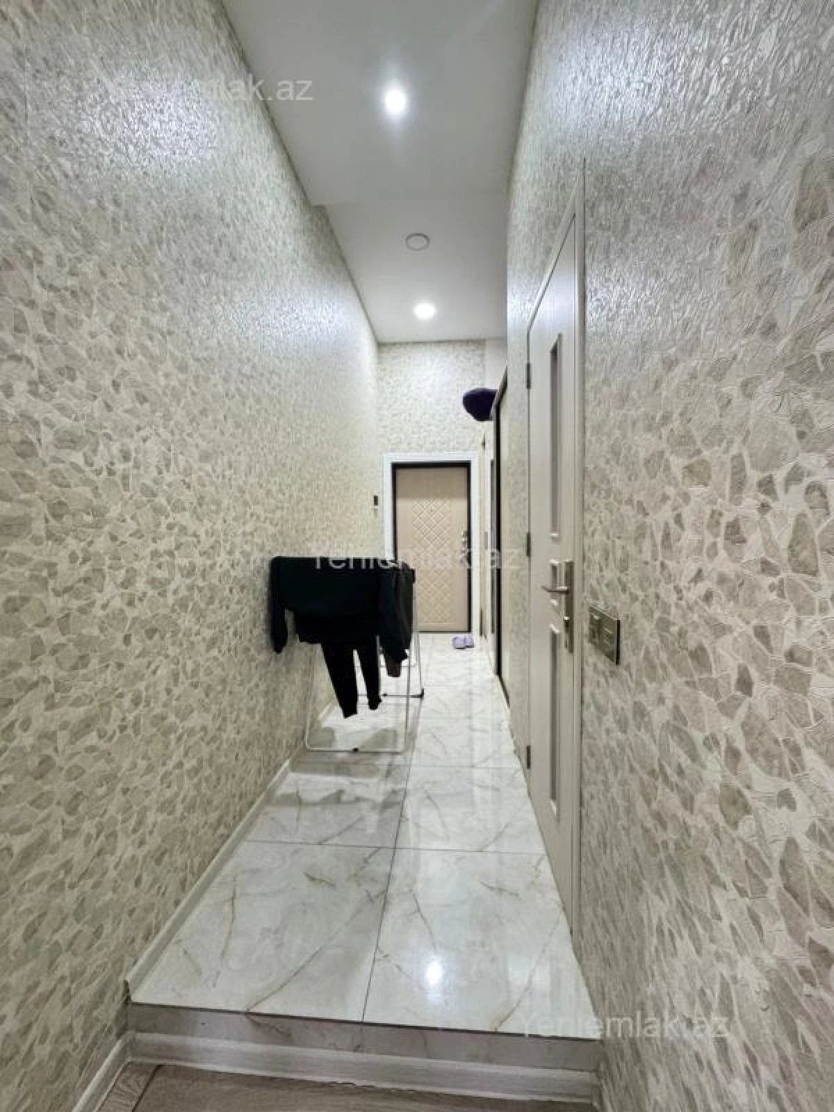 Satılır 3 otaqlı yeni tikili 73 m²