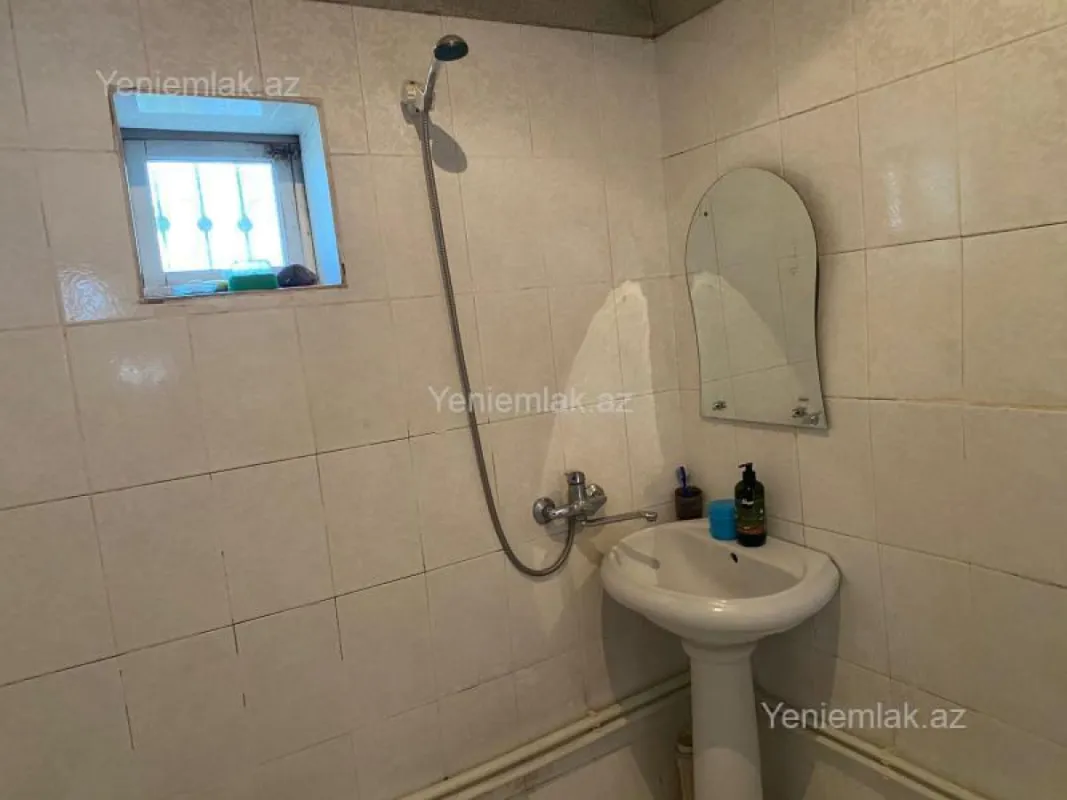 Satılır 6 otaqlı həyət evi 171 m²